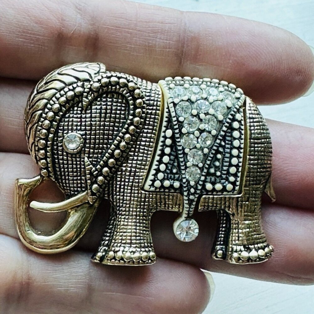 VTG Elephant Brooch Pin 1.75 Inch Gold Tone Textured Clear Rhinestone Trunk‎ Up